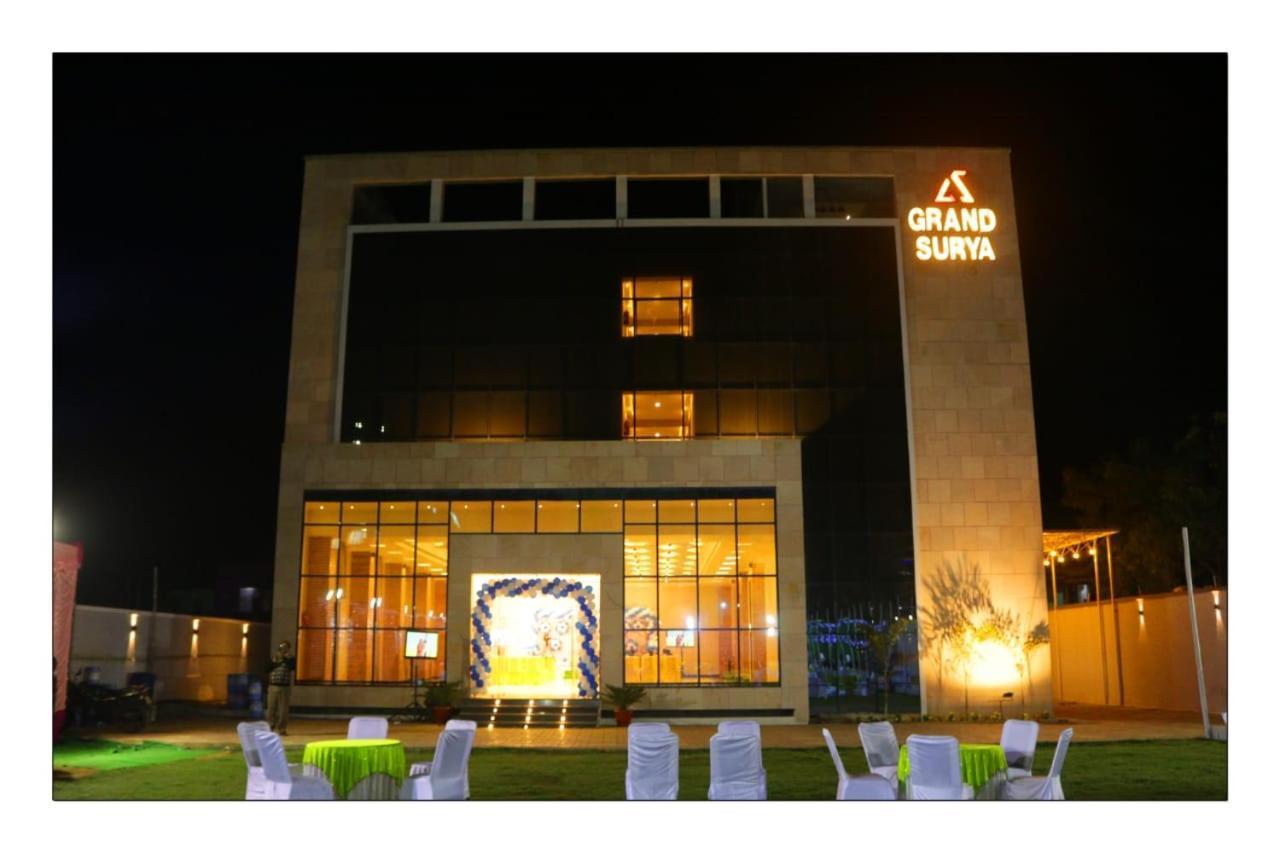 Hotel Grand Surya Kodarma Ngoại thất bức ảnh