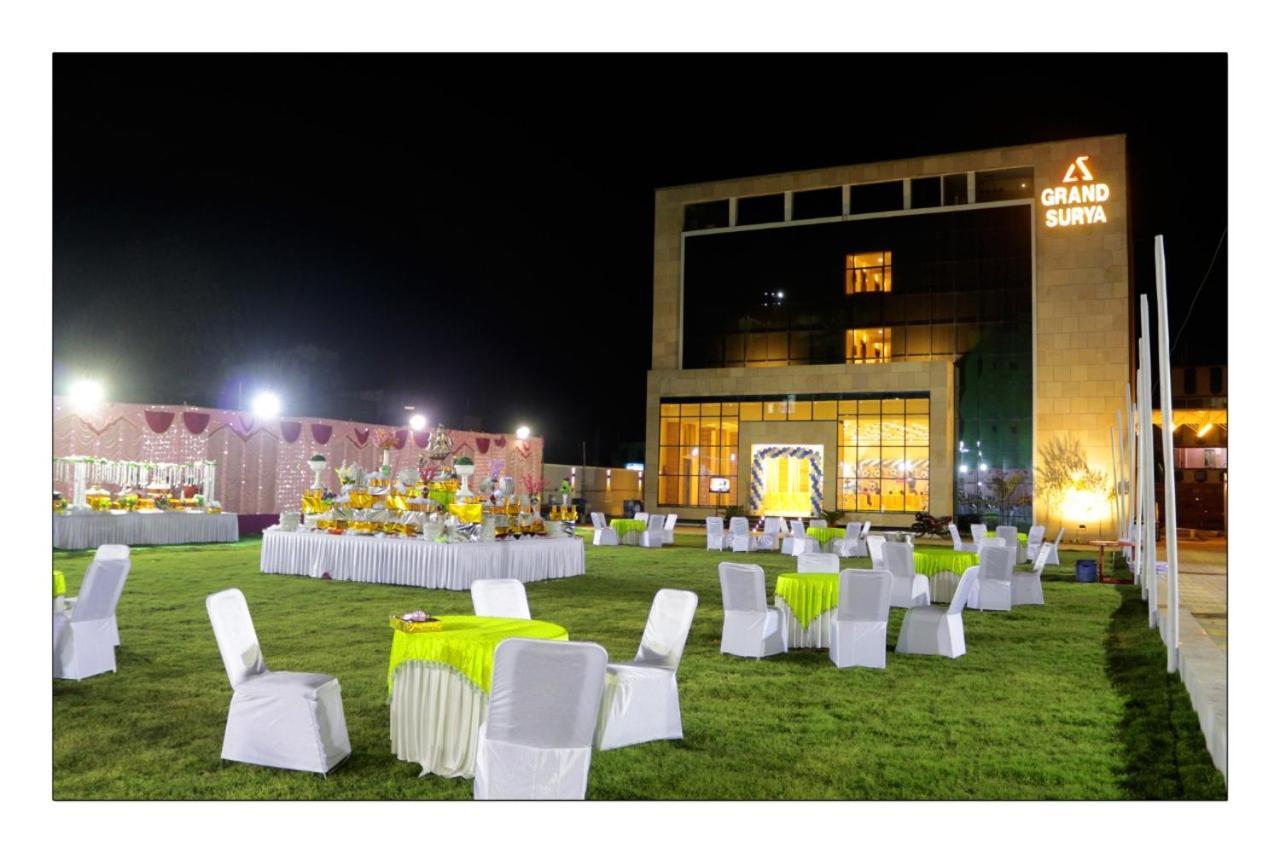 Hotel Grand Surya Kodarma Ngoại thất bức ảnh